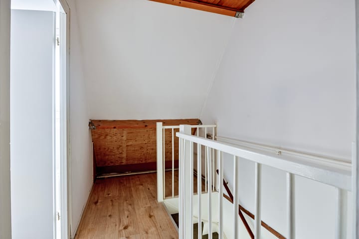 Foto 21 van Van der Lubbehof 2