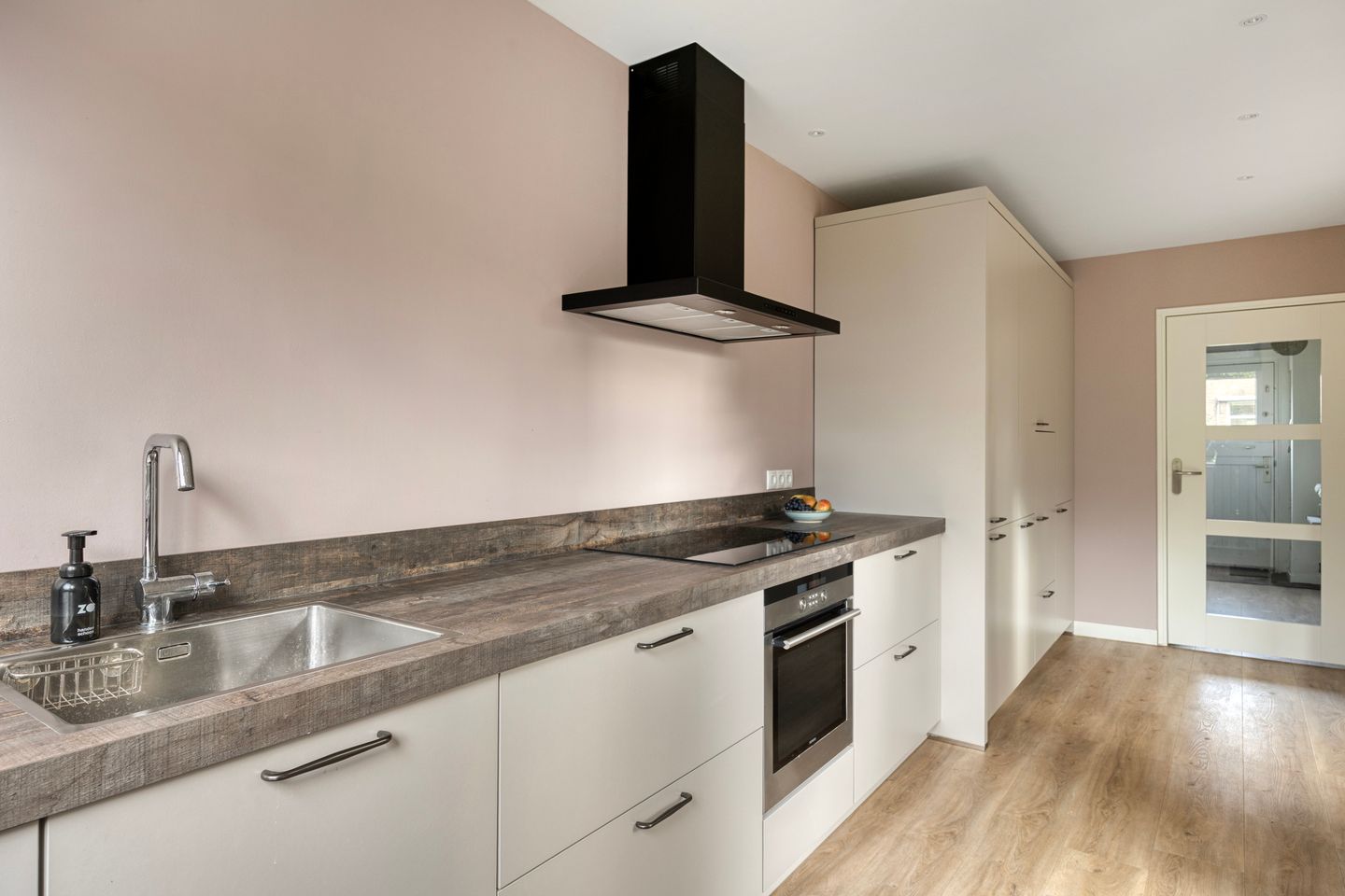 Photo 4 of Amalia van Solmsstraat 29