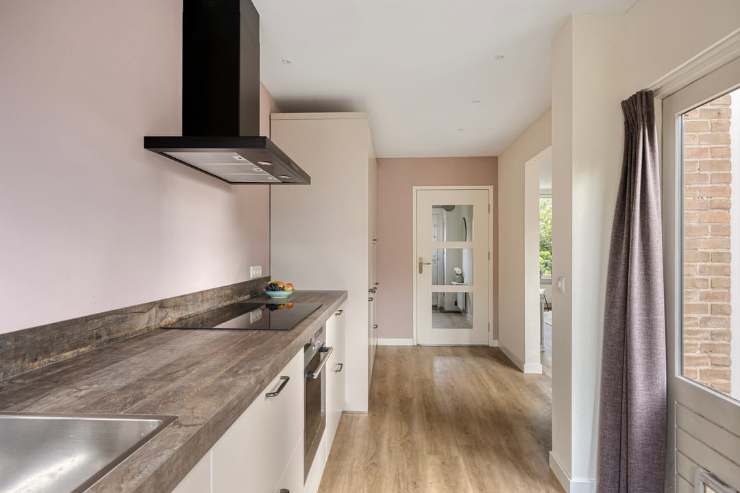 Photo 11 of Amalia van Solmsstraat 29