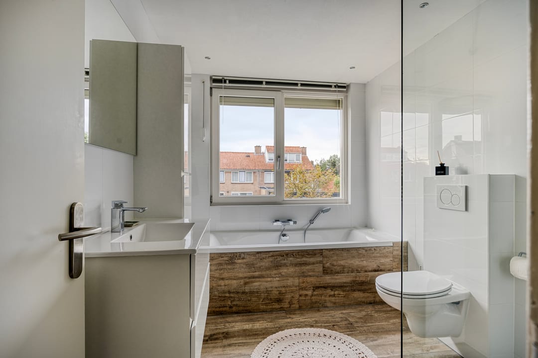 Photo 22 of Amalia van Solmsstraat 29