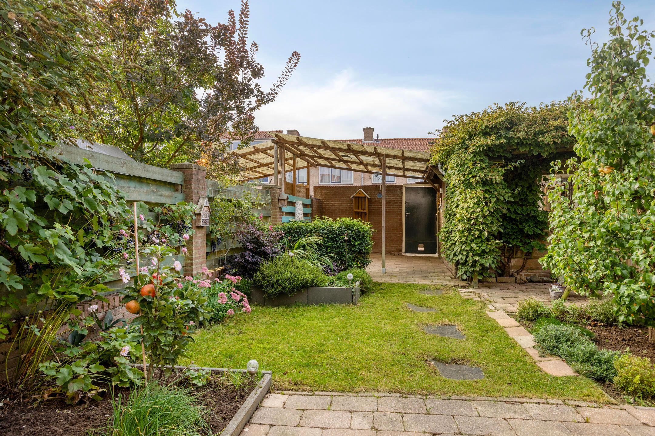 Photo 30 of Amalia van Solmsstraat 29