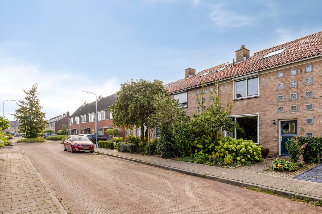 Photo 37 of Amalia van Solmsstraat 29
