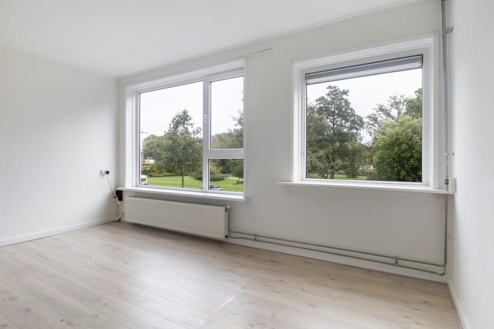 Photo 3 of Julianalaan 61-B