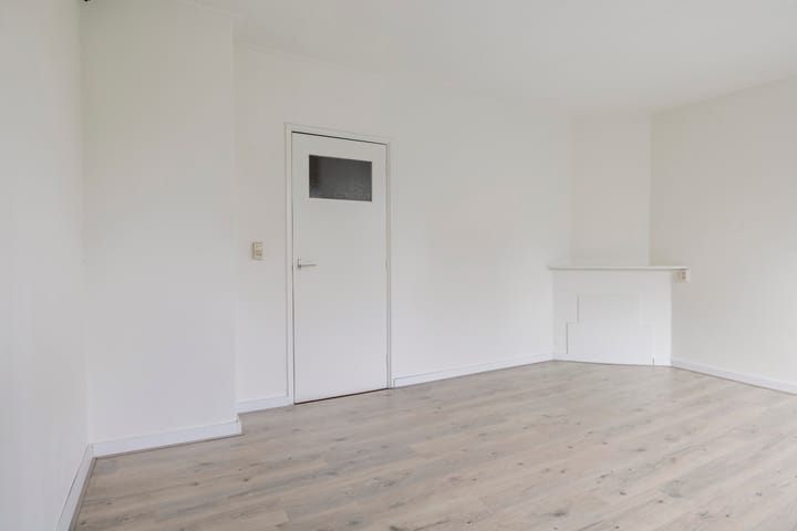 Photo 4 of Julianalaan 61-B