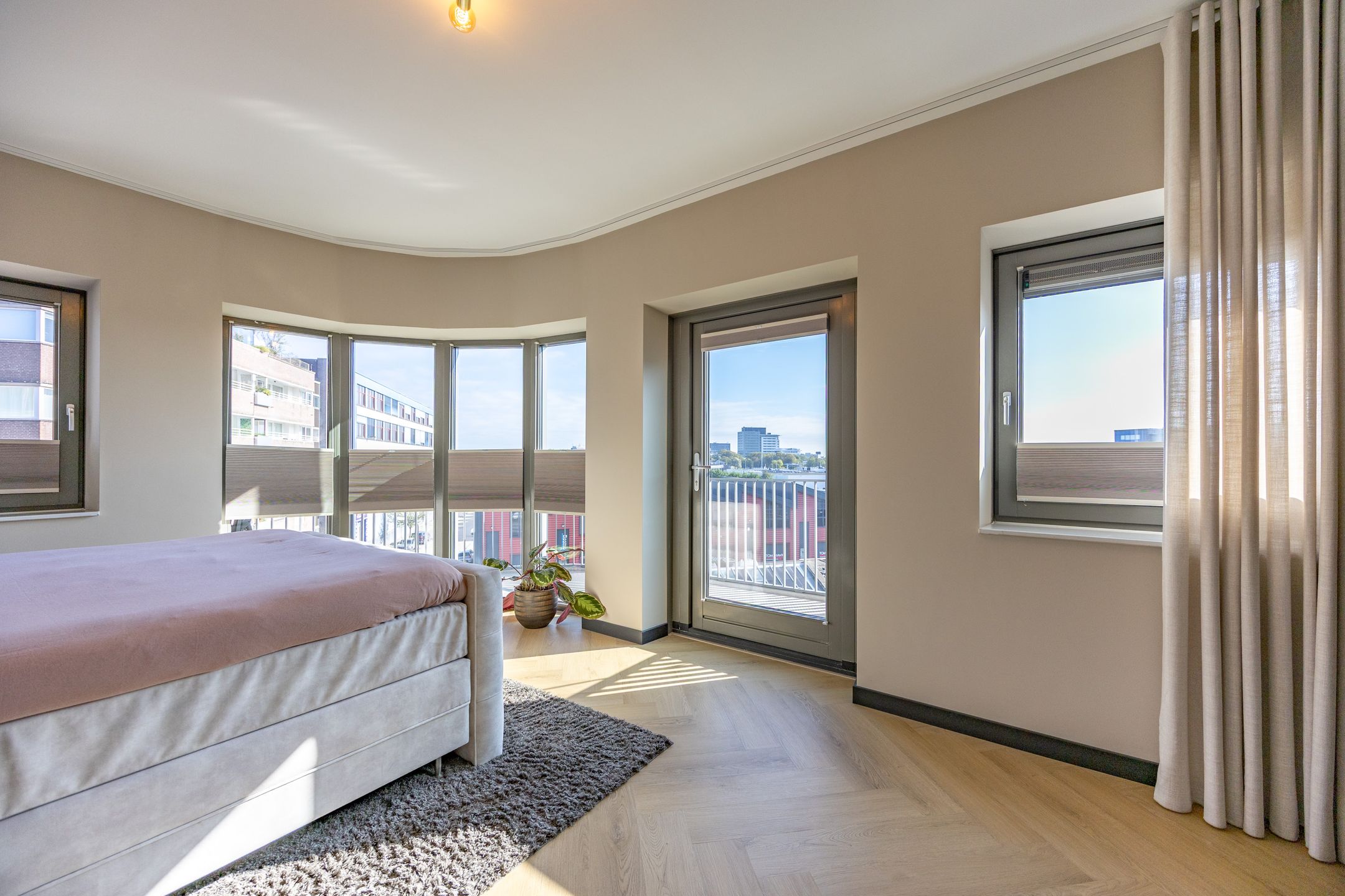 Foto 24 van Burgemeester Elsenlaan 323-F304