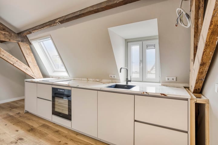 Foto 11 van Grotestraat 64-C