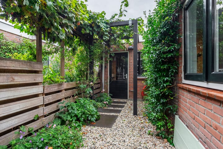 Foto 19 van Jodocus van Lodensteinstraat 37