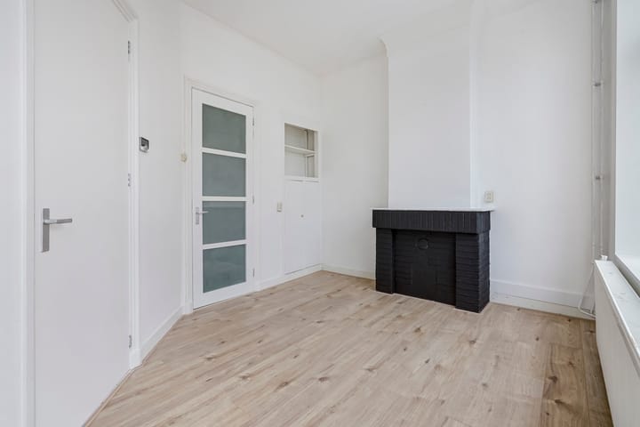 Photo 11 of Amsterdamsestraat 61