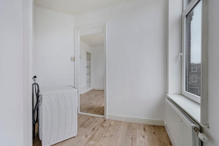 Photo 19 of Amsterdamsestraat 61