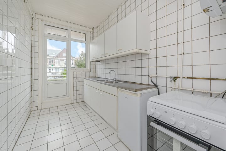 Photo 10 of Newtonstraat 461