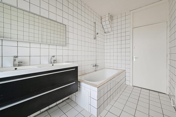 Photo 13 of Newtonstraat 461