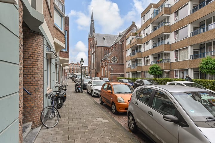 Photo 24 of Newtonstraat 461