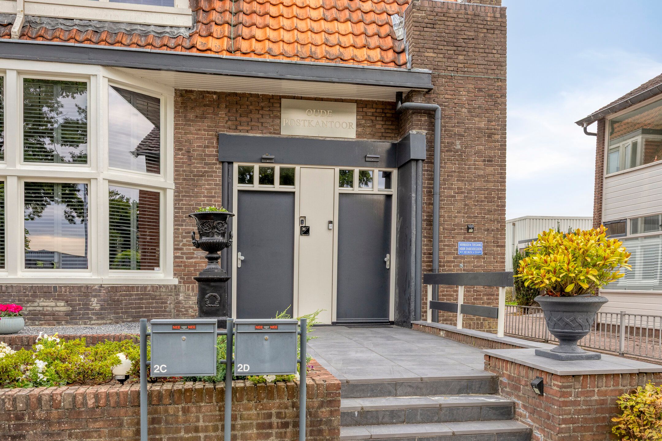 Photo 3 of Mr. Ovingstraat 2-D