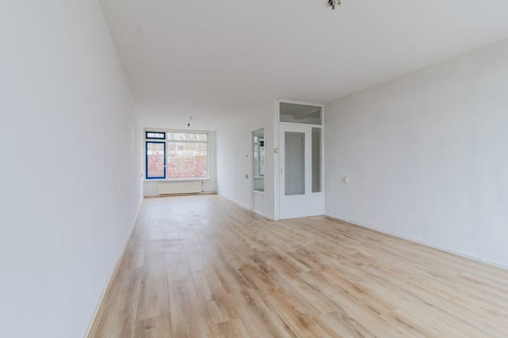 Photo 2 of Van der Haertstraat 45