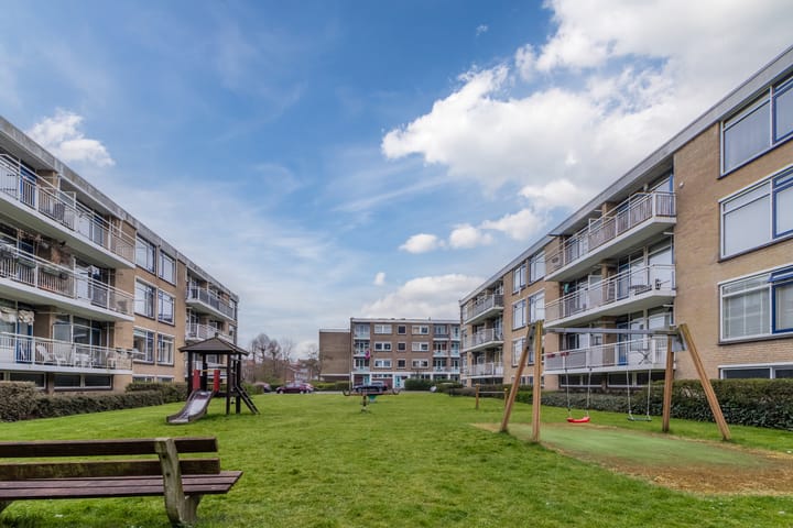 Photo 10 of Van der Haertstraat 45