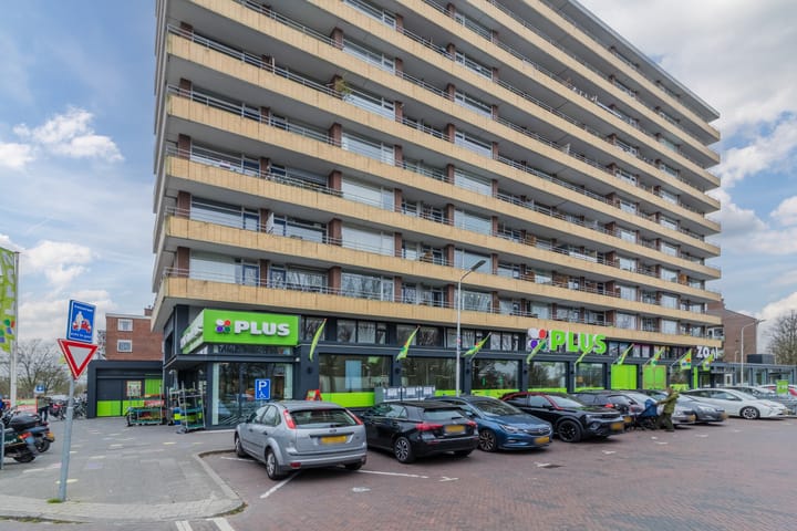 Photo 12 of Van der Haertstraat 45