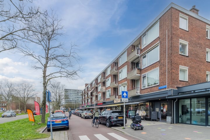 Photo 13 of Van der Haertstraat 45
