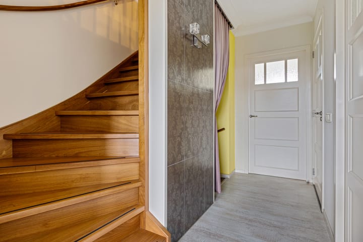 Photo 15 of Burgemeester Geurtslaan 46