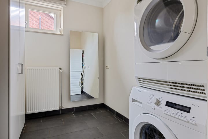 Photo 32 of Burgemeester Geurtslaan 46