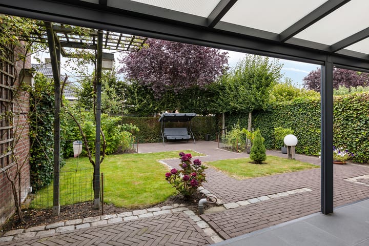 Photo 40 of Burgemeester Geurtslaan 46