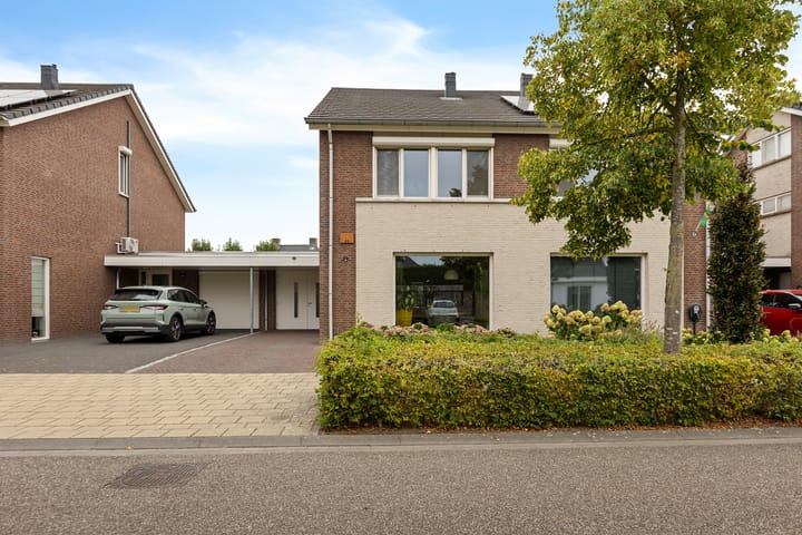 Photo 45 of Burgemeester Geurtslaan 46