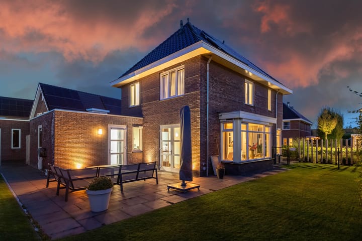 Foto 5 van Nienke van Hichtumweg 51