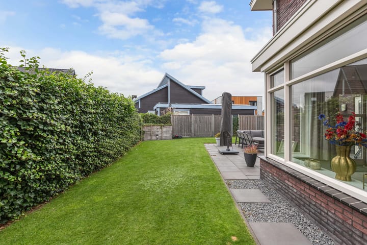 Foto 41 van Nienke van Hichtumweg 51