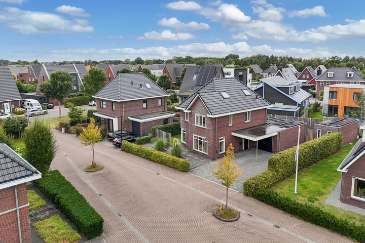 Foto 64 van Nienke van Hichtumweg 51