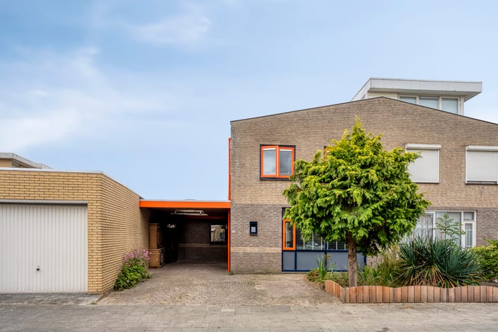 Photo 43 of Luchtenburg 2