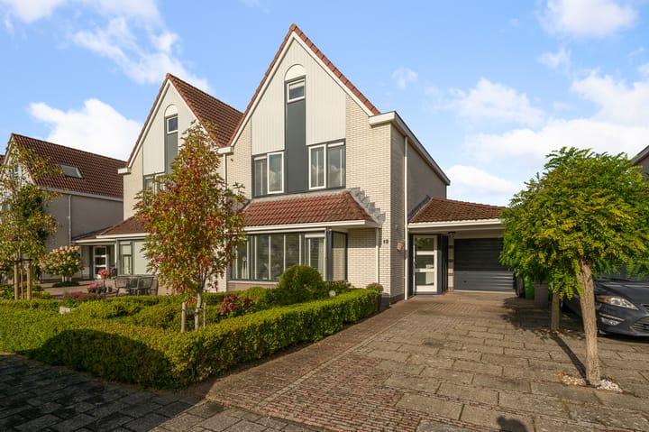 Photo 2 of Karmelietenstraat 12