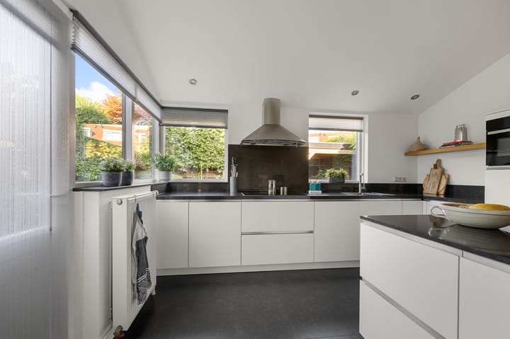 Photo 10 of Karmelietenstraat 12