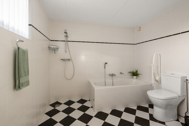 Photo 24 of Karmelietenstraat 12