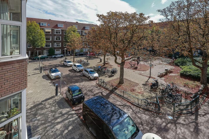 Photo 12 of Antillenstraat 40-2