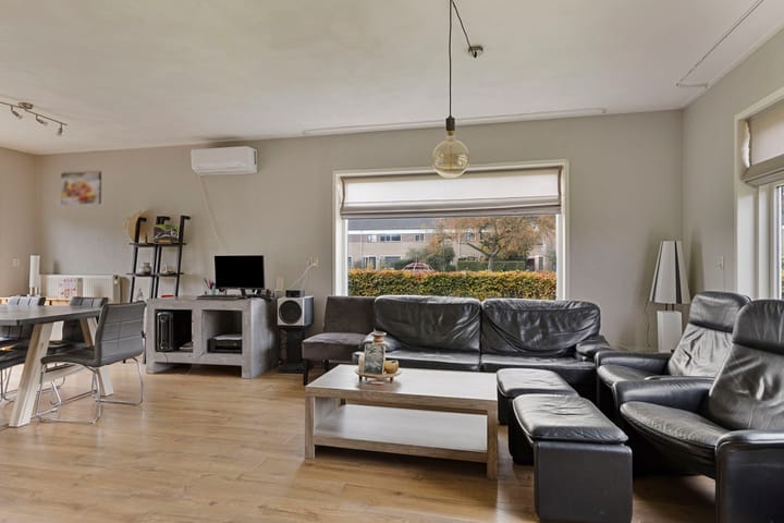 Foto 5 van van Brederodestraat 54