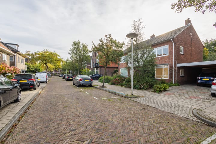 Photo 4 of Spreeuwenstraat 30