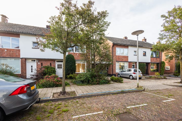 Photo 5 of Spreeuwenstraat 30