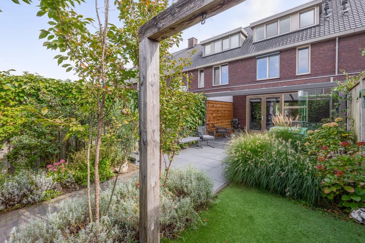 Foto 29 van Den Uylstraat 3