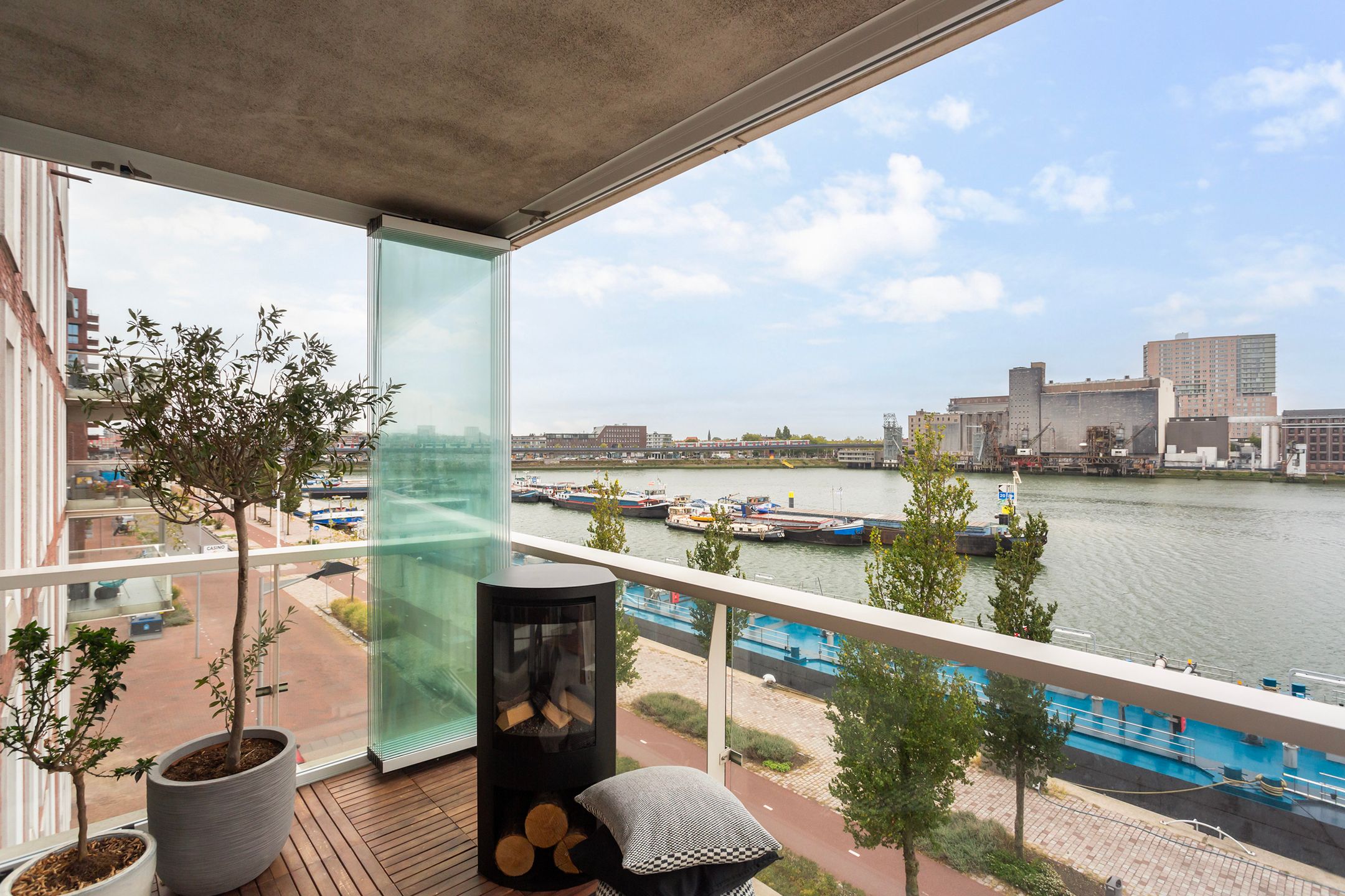 Foto 30 van Maashavenstraat 43