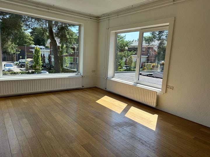 Photo 3 of Raadhuislaan 11-A