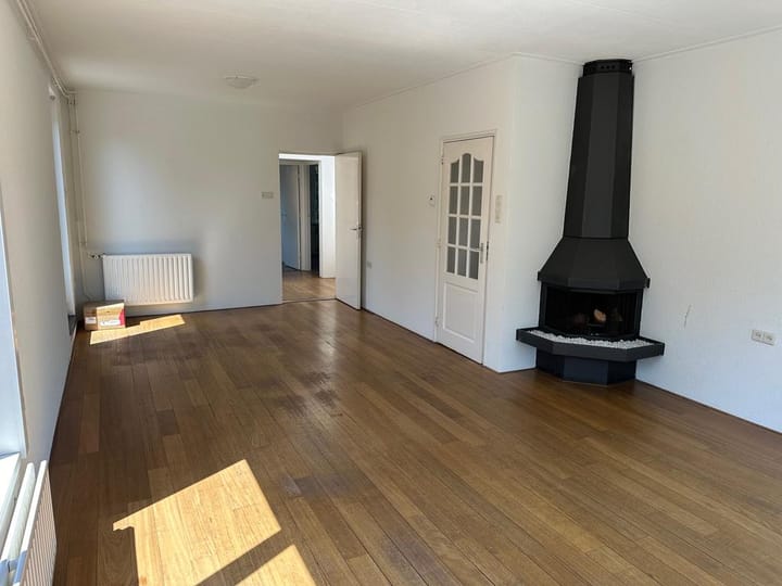 Photo 4 of Raadhuislaan 11-A