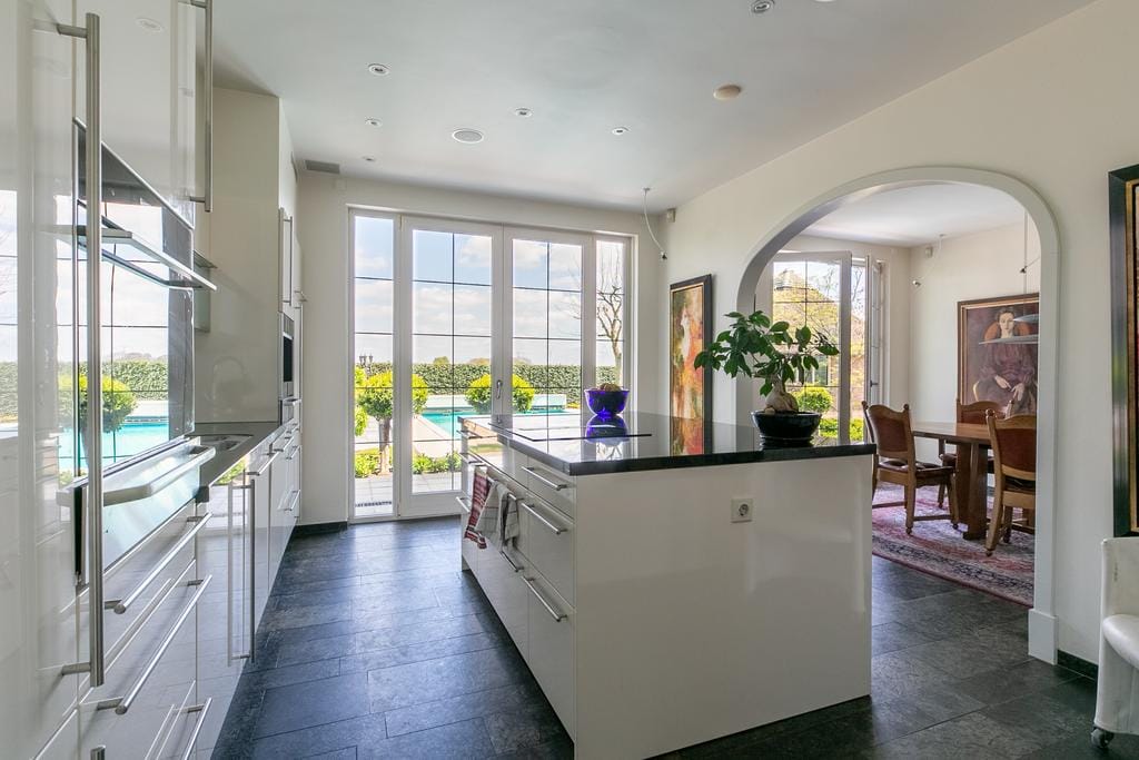 Photo 14 of Roosendaalseweg 24