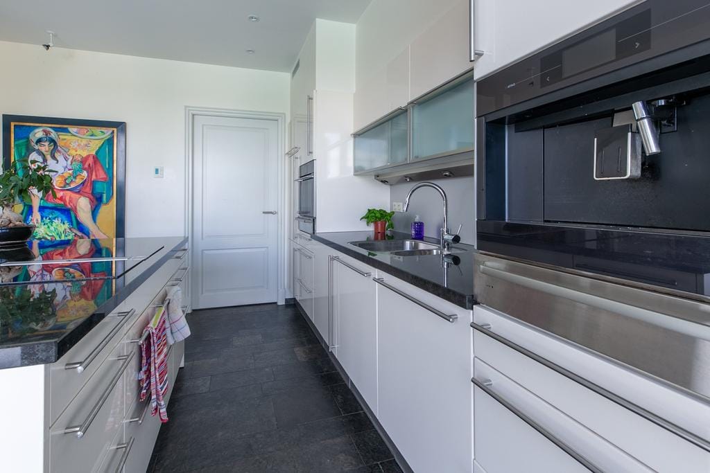 Photo 16 of Roosendaalseweg 24