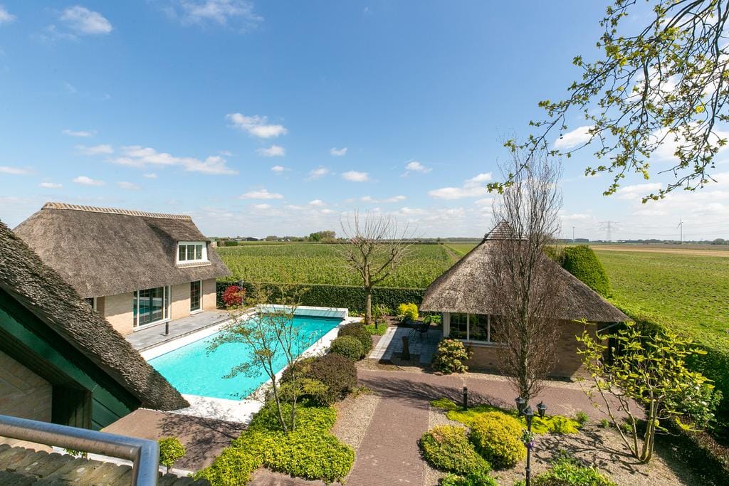 Photo 26 of Roosendaalseweg 24