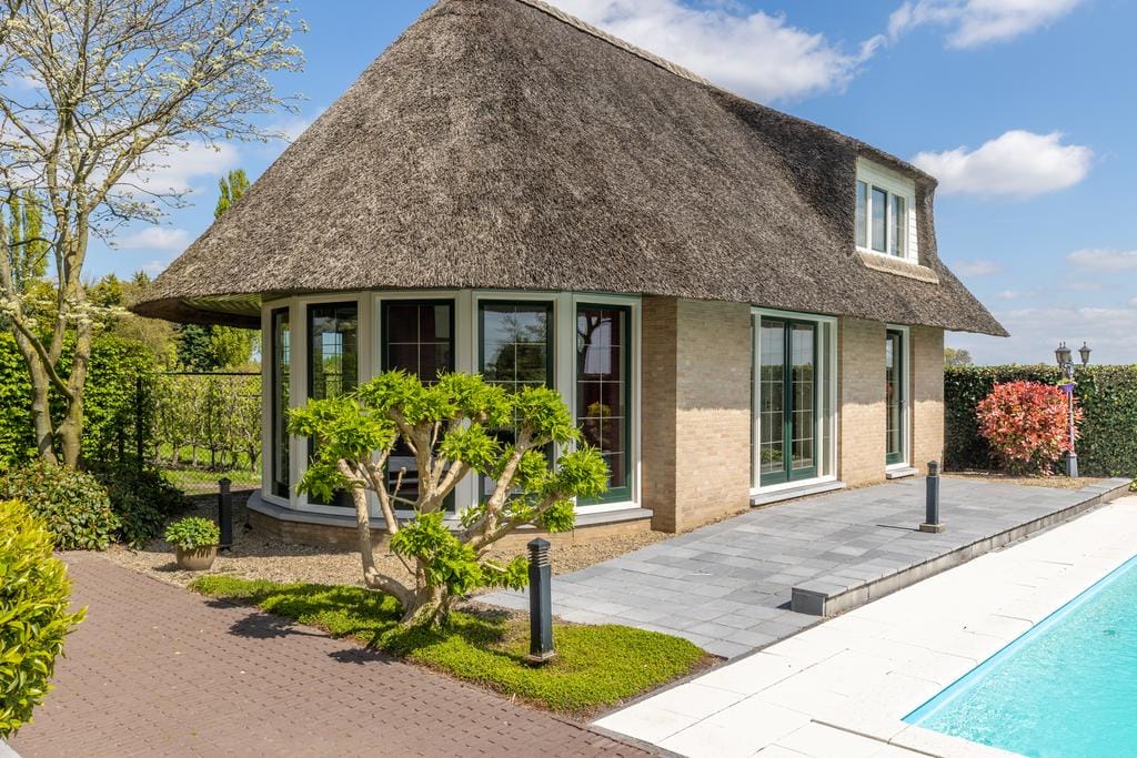 Photo 37 of Roosendaalseweg 24