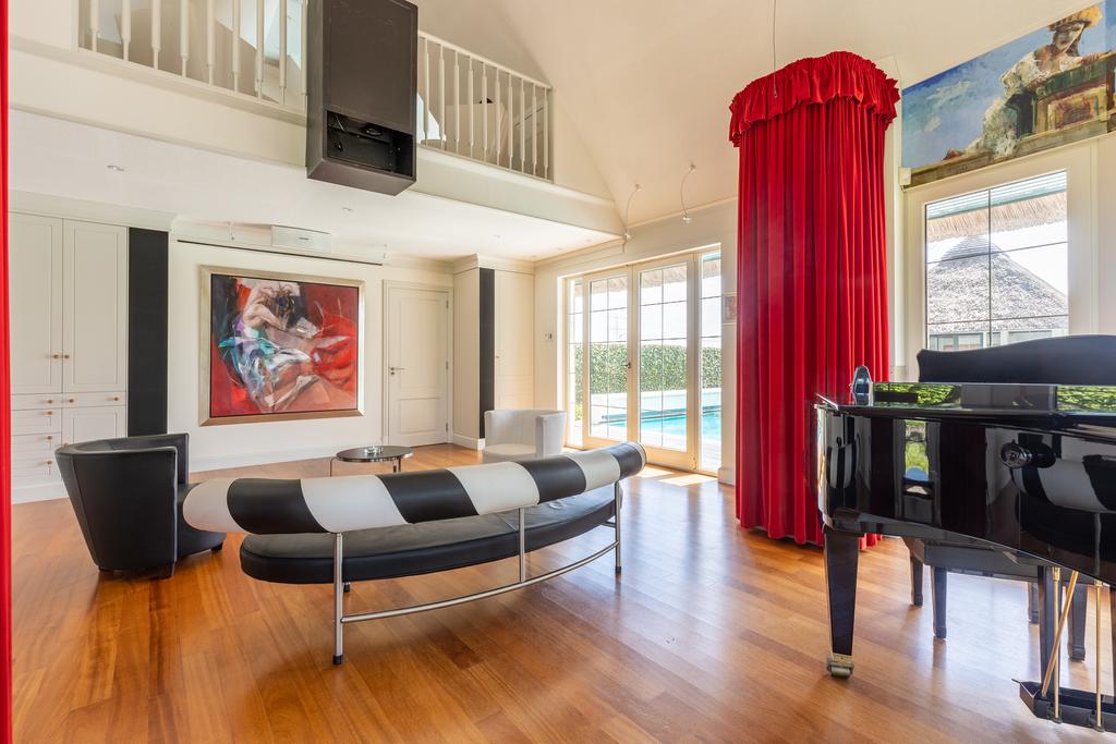 Photo 45 of Roosendaalseweg 24