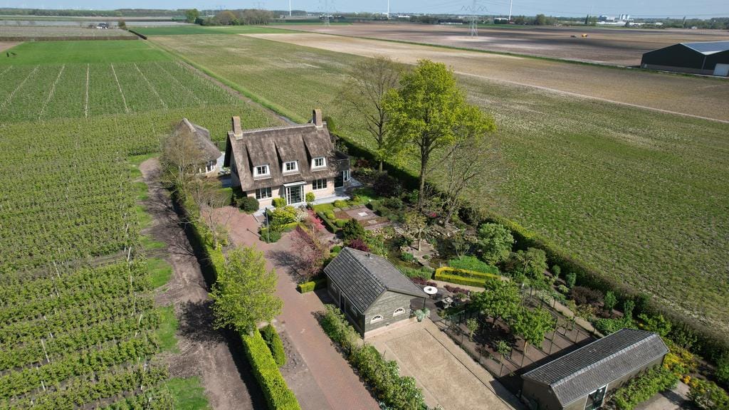 Photo 69 of Roosendaalseweg 24