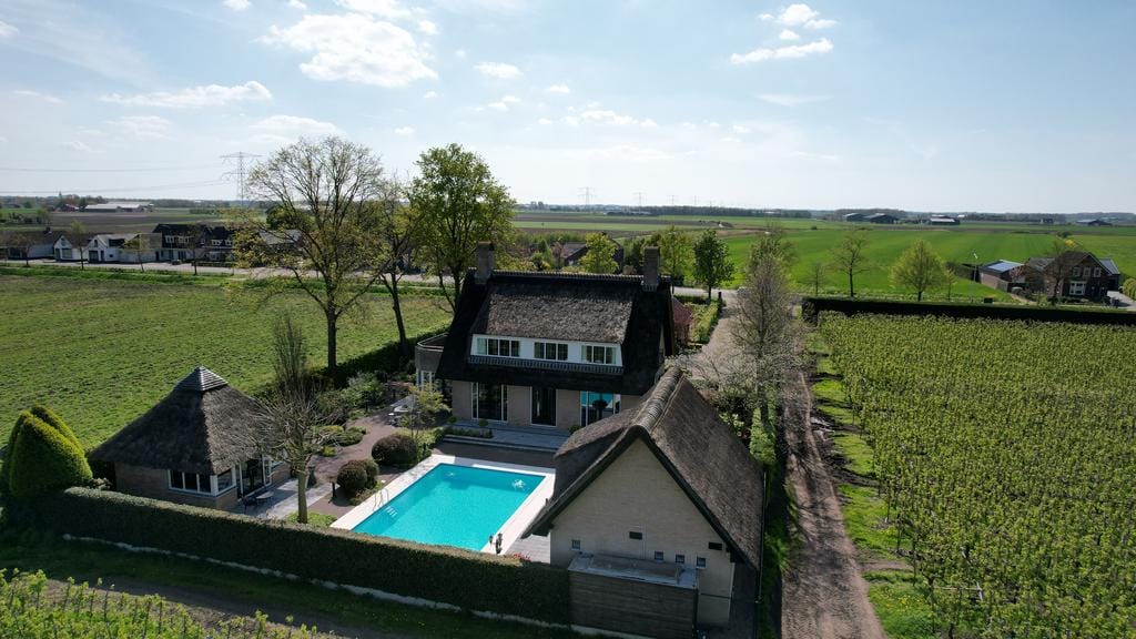 Photo 75 of Roosendaalseweg 24