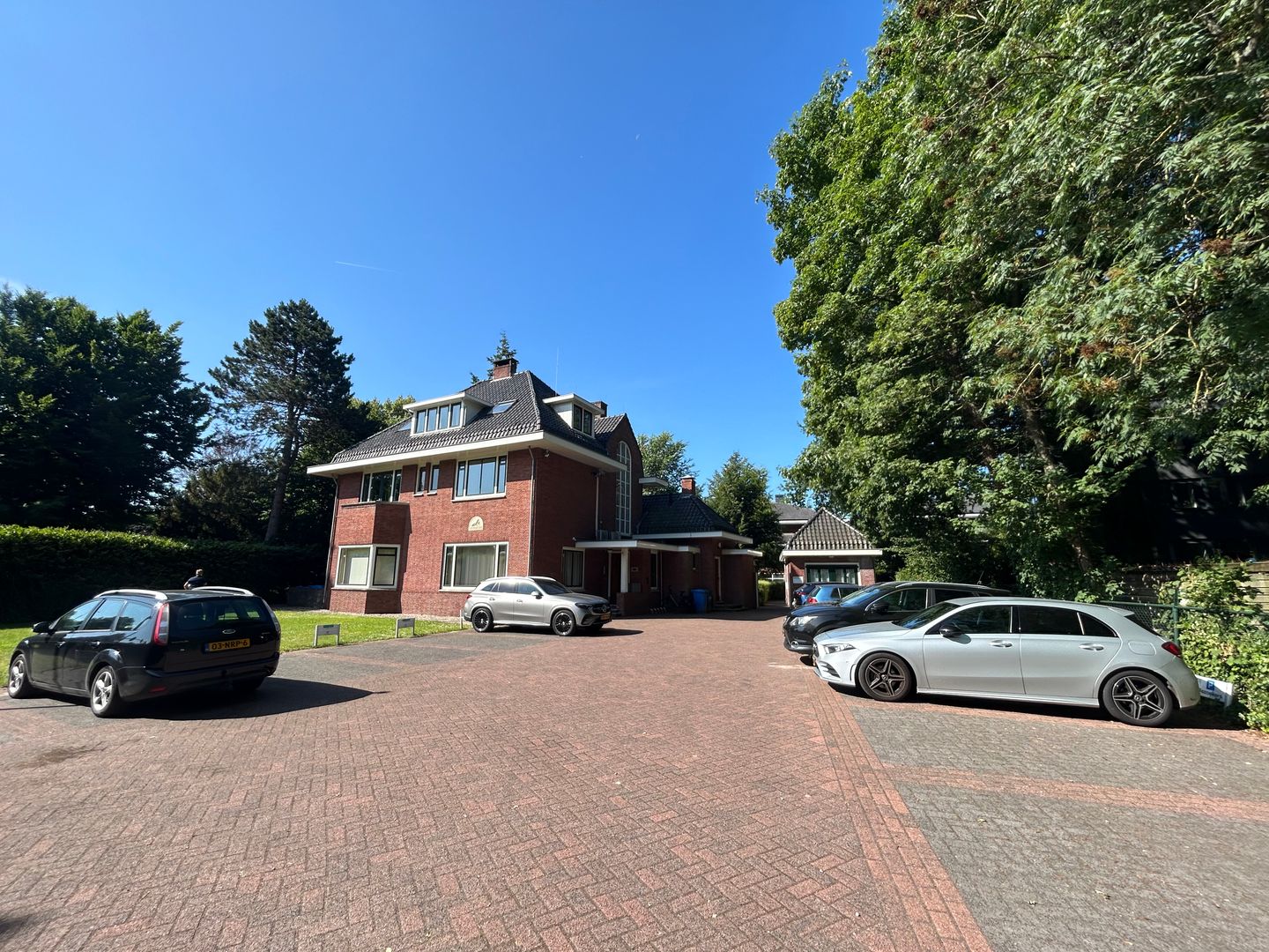 View photo 2 of Utrechtseweg 66-68