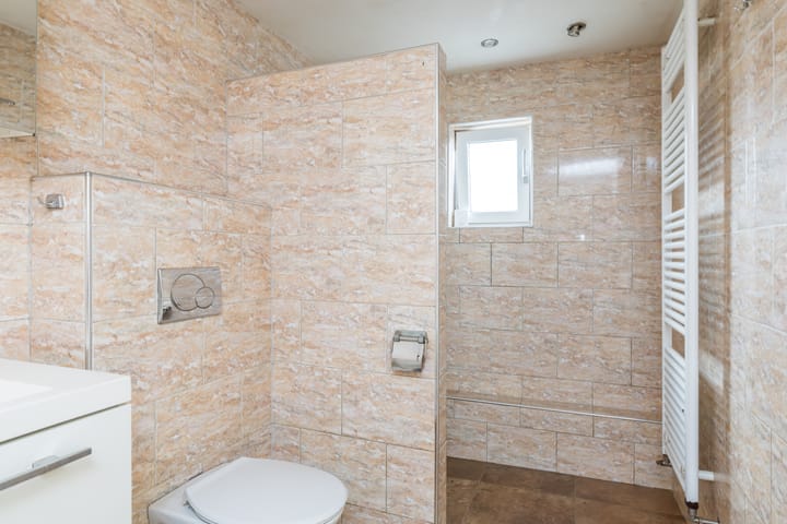 Photo 16 of Breukelderveestraat 27