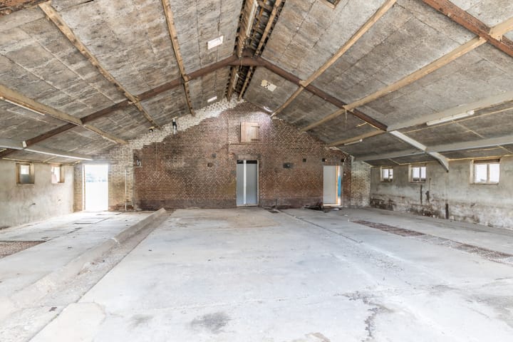 Photo 32 of Breukelderveestraat 27